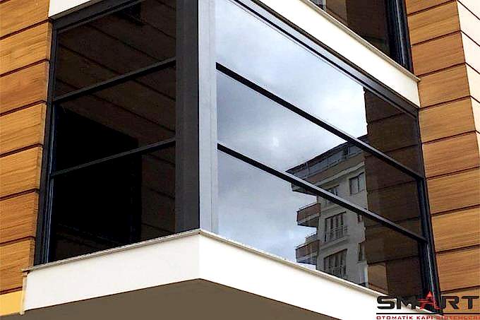 GİYOTİN CAM BALKON 